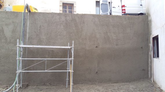 Gunita para piscinas con rebosadero